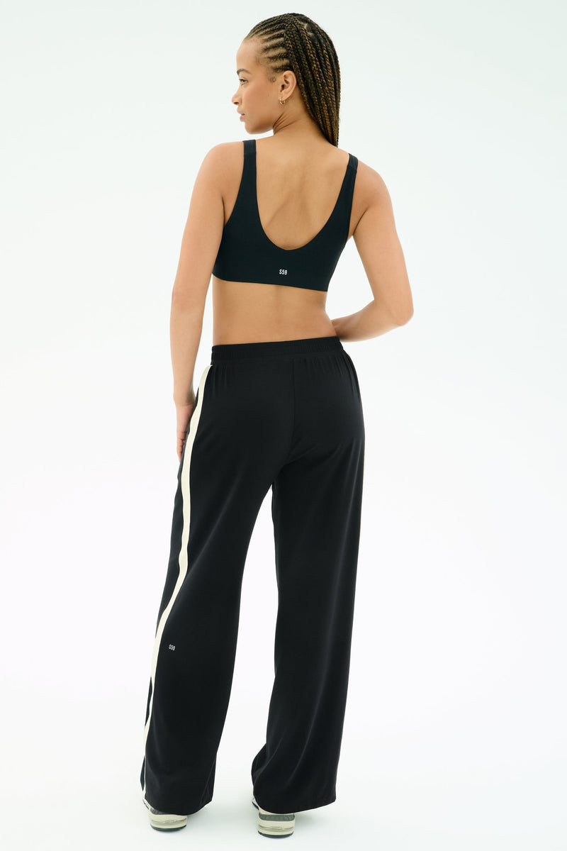 Splits59 Airweight Scoop Black Bra