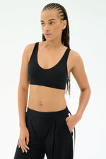 Splits59 Airweight Scoop Black Bra