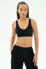 Splits59 Airweight Scoop Black Bra