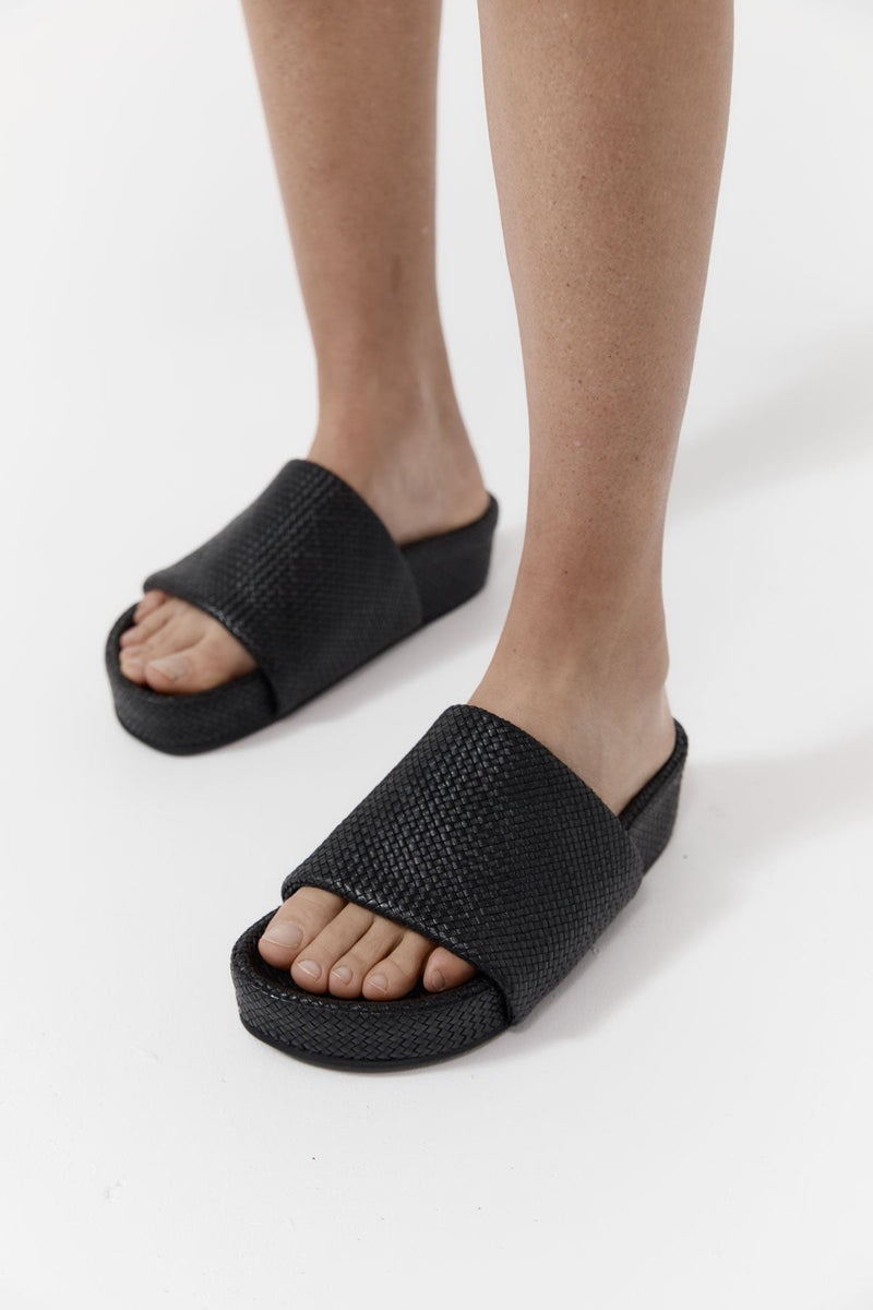 St. Agni Woven Everyday Flatform Slide-Black