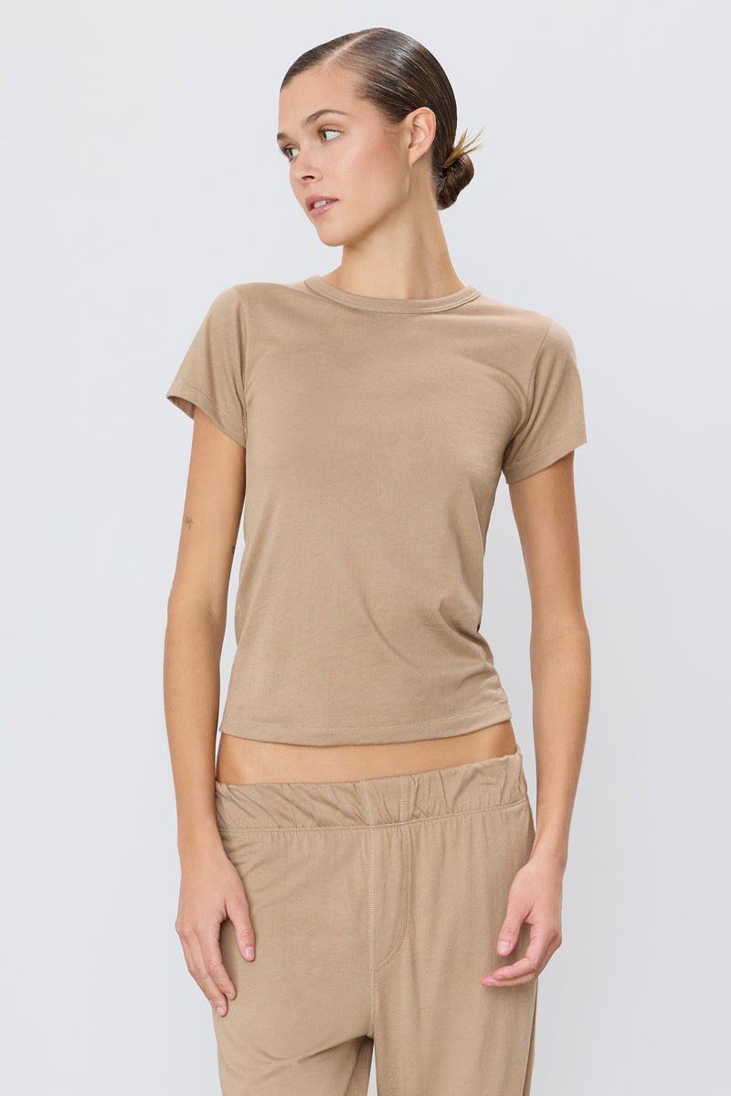 Éterne Fitted Crew Neck Short Sleeve-Taupe
